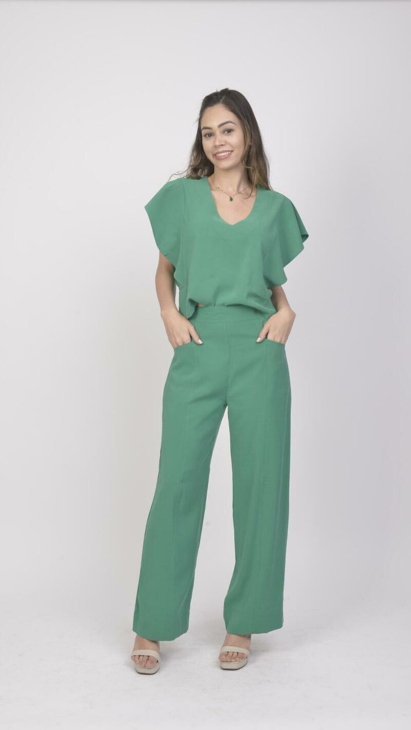 Imagem de Conjunto de Alfaiataria com Calça Reta e Blusa Manga Morcego - Verde